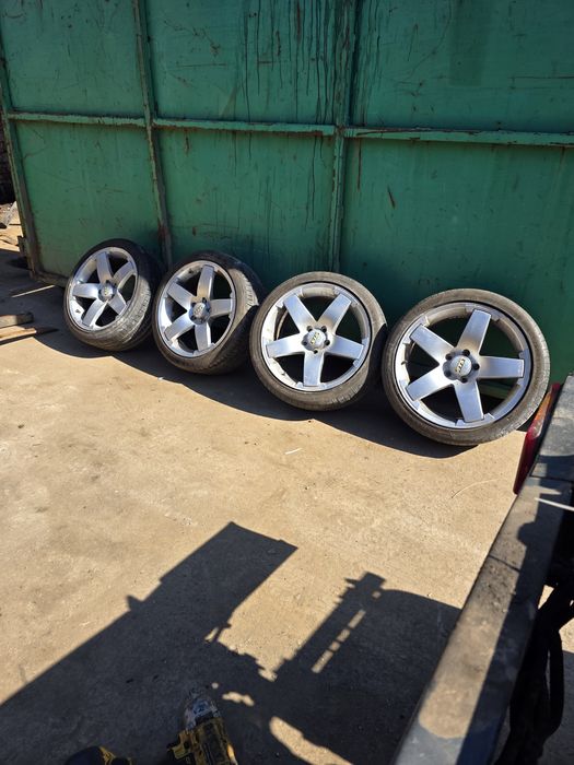 Vând set jante si anvelope R18