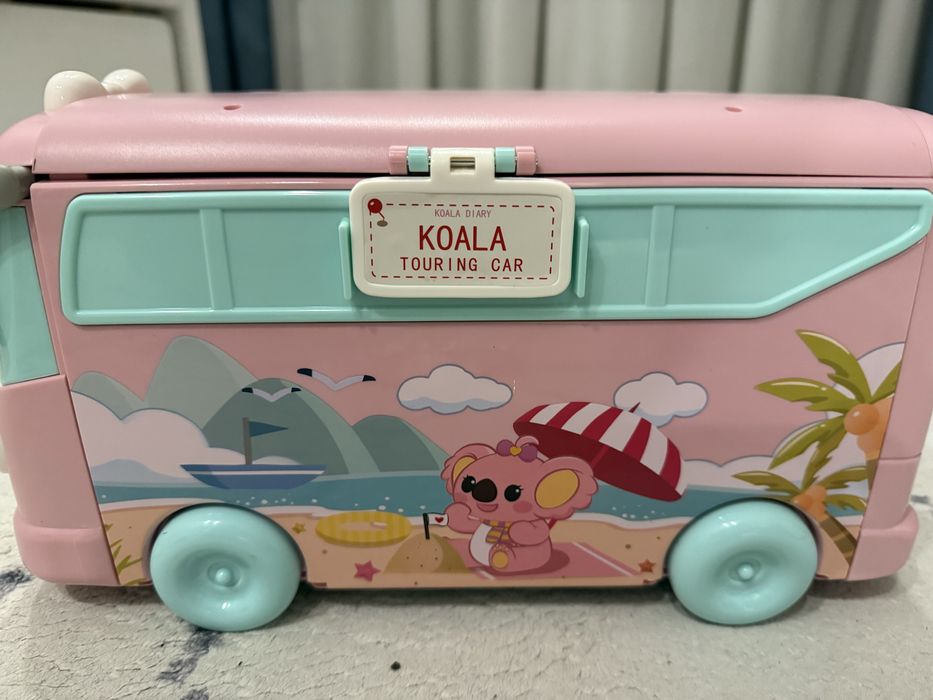 Игрушечный дом на колесах