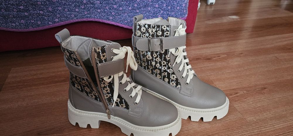 Ghete piele noi marimea 36