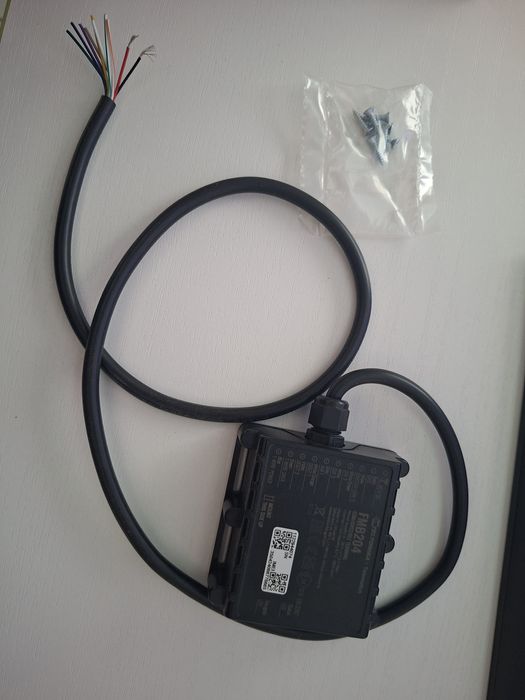 GPS трекер Teltonika FMB204