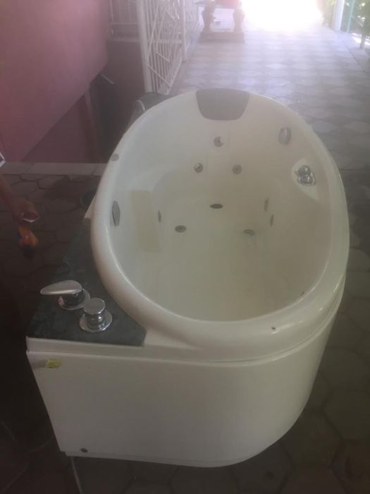 Электрическая ванна-джакузи