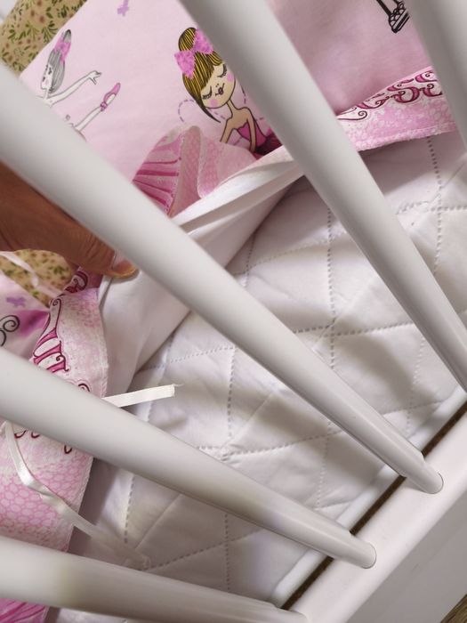 Pătuț bebeluși + saltea + carusel