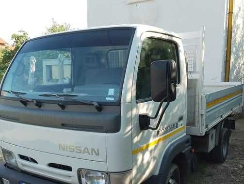 Тристранен самосвал на разположение. До 3 тона.