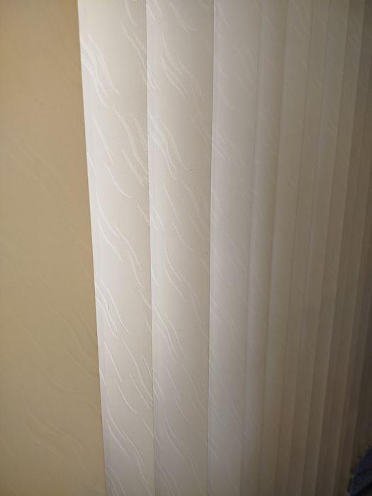 Вертикални щори с лайсна