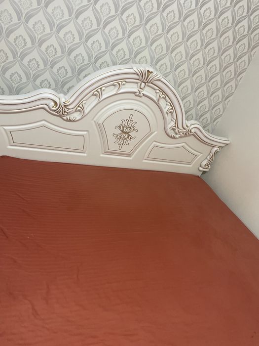 Кровать б/у с матрасом 1год пользовались