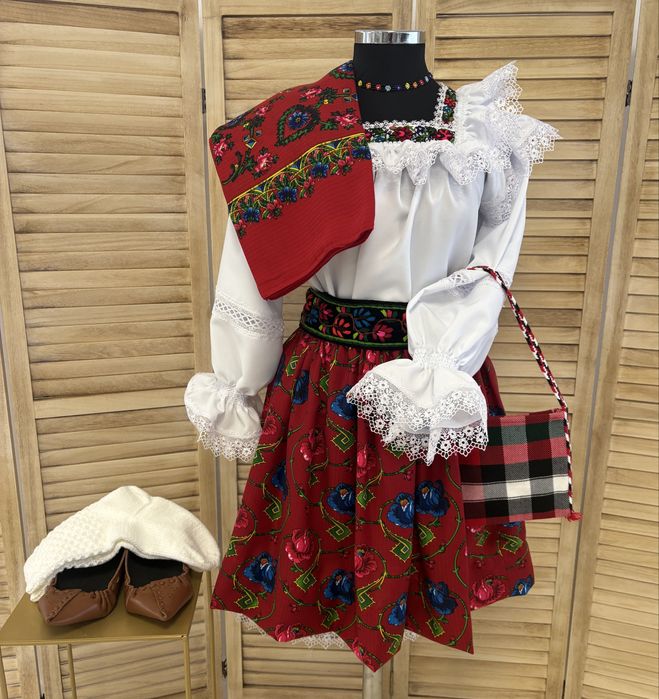 Costum traditioanal de Maramures pentru femei set complet