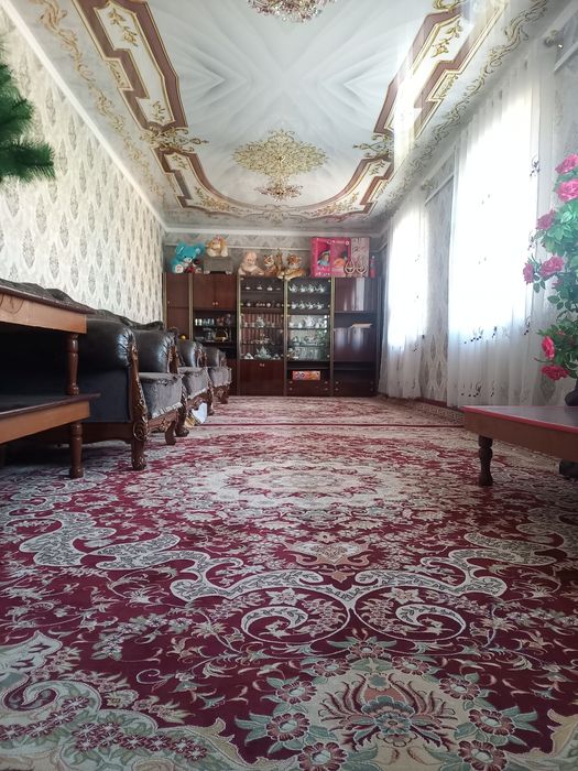 Uy sotiladi .Navoiy. Guliston