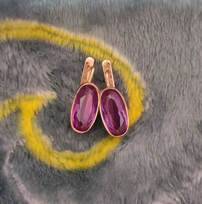 Золотые серьги с аметистами