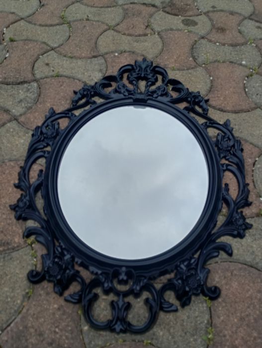 Oglindă ovala cu rama neagra