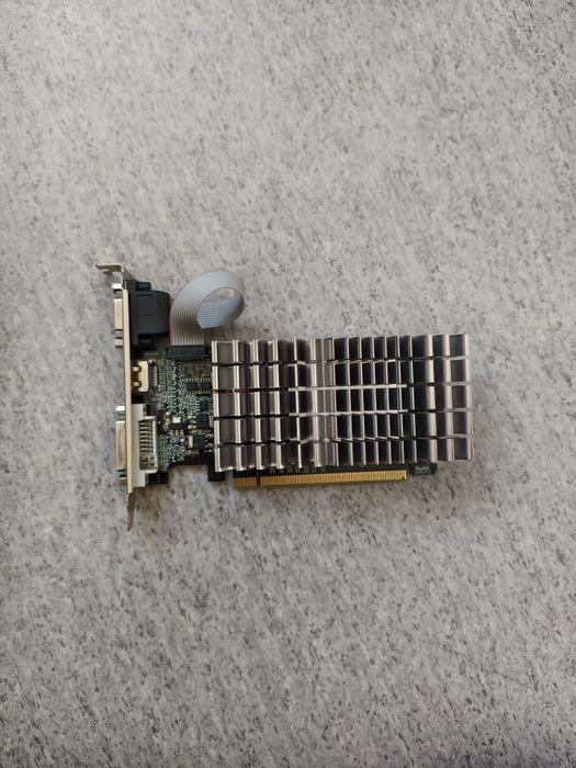 Видеокарта gt210 1gb