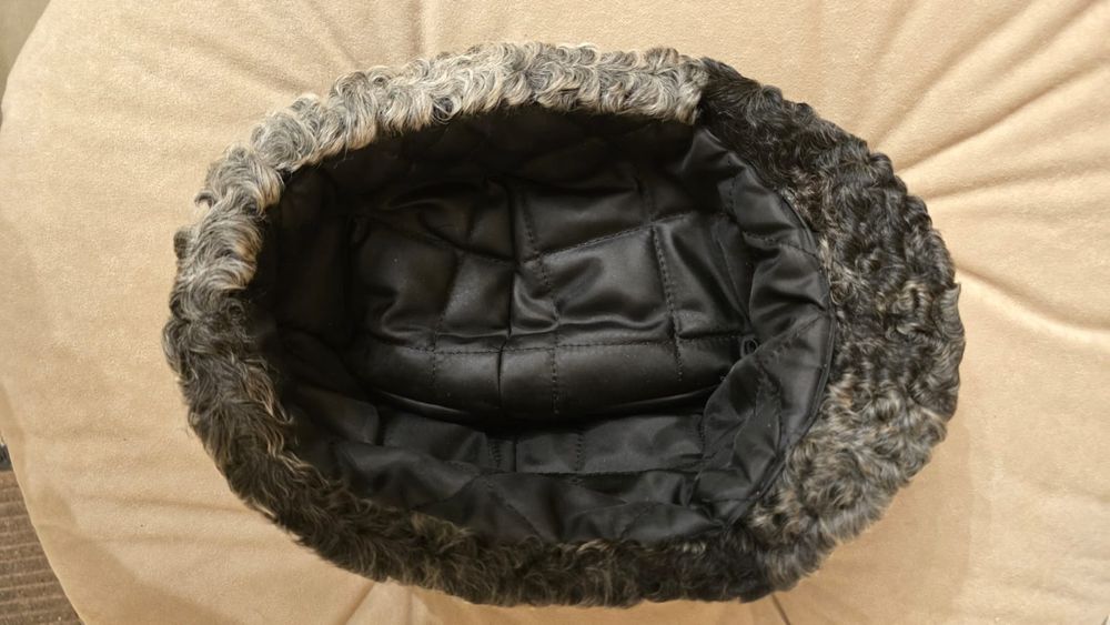 Caciuli astrahan natural, barbatesti