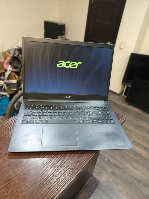 Продам  ноутбук Acer сумка мышка