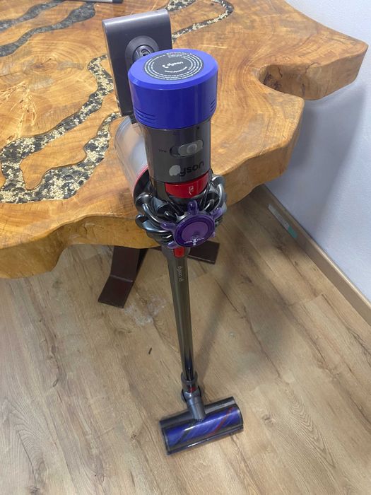 aspirator dyson v8