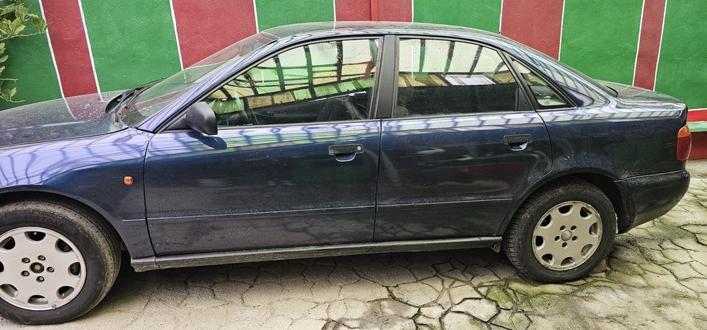 Vând Audi A4 1995