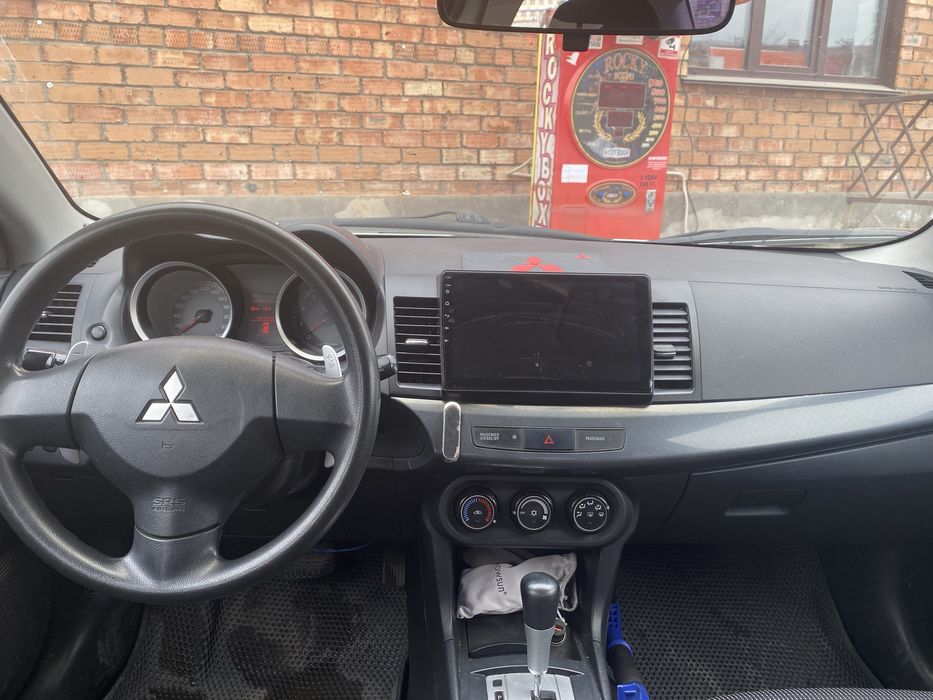 Продам Mitsubishi LANCER