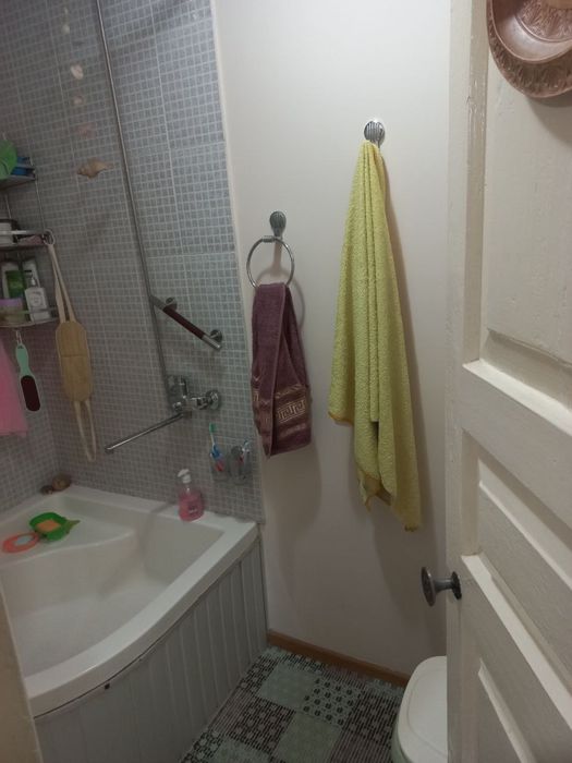 Uy sotiladi Qorasuv 6 Риштанкий 2 тор 94 а