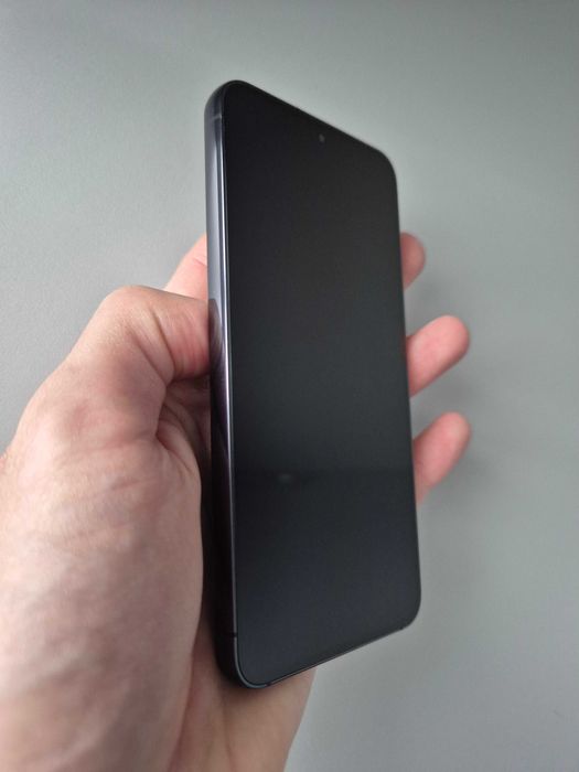 ОТЛИЧЕН! Samsung Galaxy S23, 256 GB, Black + 4 Кейса и 9 Протектора