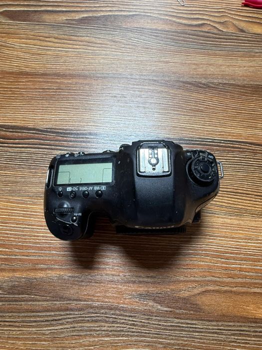 Canon EOS 5D Mark III — без объектива