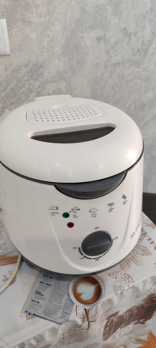 Фритюрница в хорошем состоянии