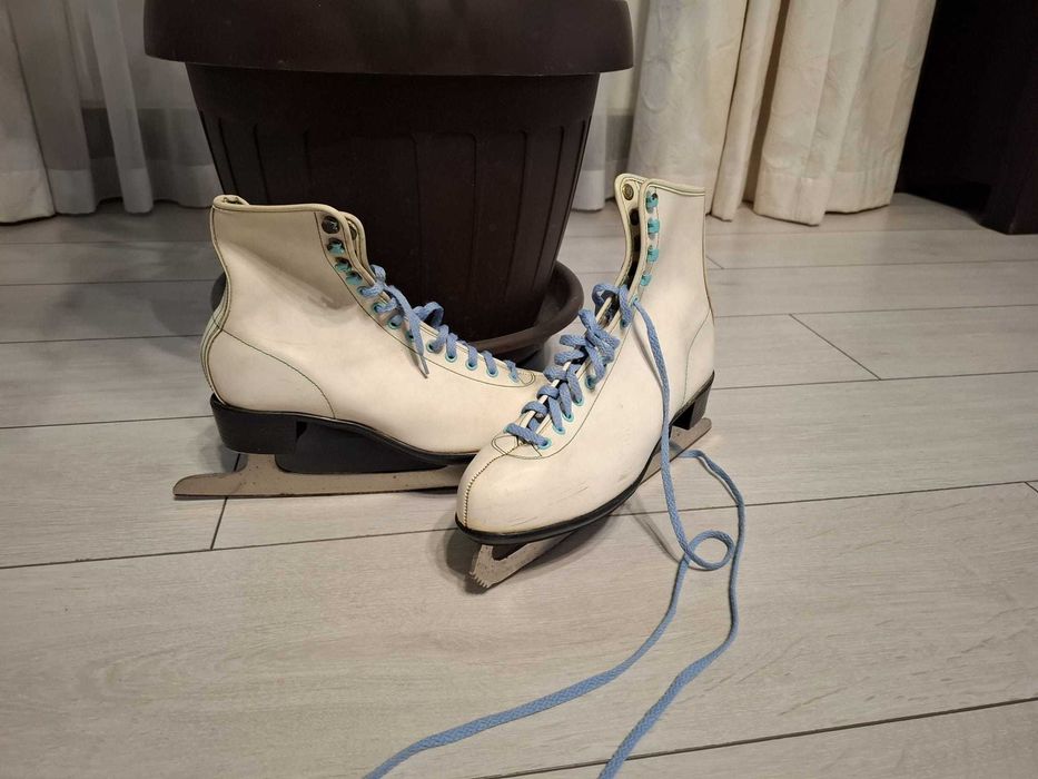 Patine gheata Vintage-ACRO Profesionale mar 40 si Role FIREFLY mar 45