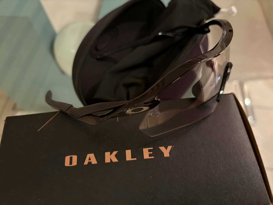 Очила на Oakley Radar Plate