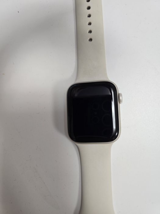 Apple Watch SE 3, GPS, 44 mm, Starlight Aluminium Case