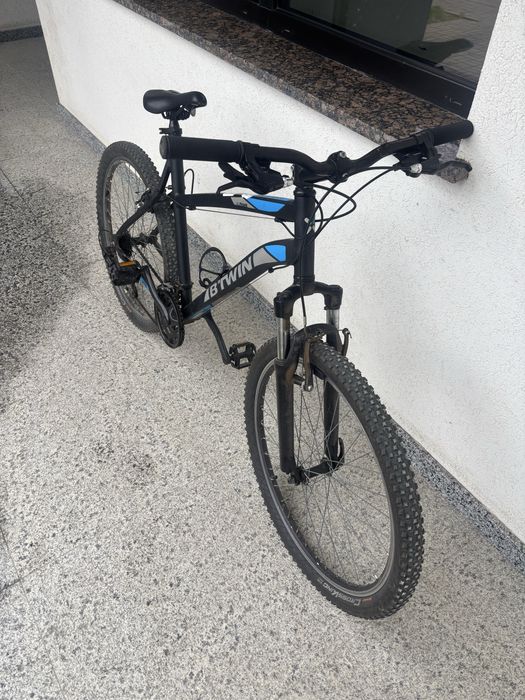 Vând Bicicletă MTB B'TWIN Rockrider 340 – Anvelope Continental – Stare Excelentă