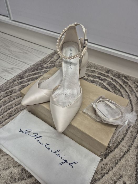 Rochie de mireasă Luada Style NV08 Natalia 2026 + pantofi G. Westerleigh + accesorii