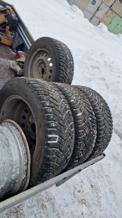 Продам колеса резина с дисками.