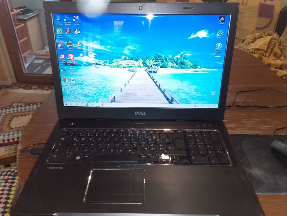 Лаптоп Dell Vostro