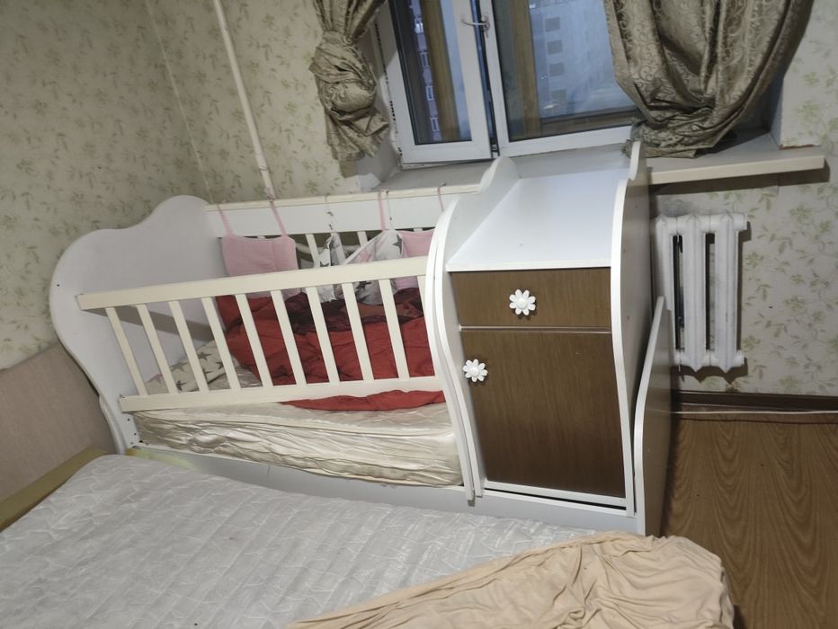 Отдам детская кроватка и комод