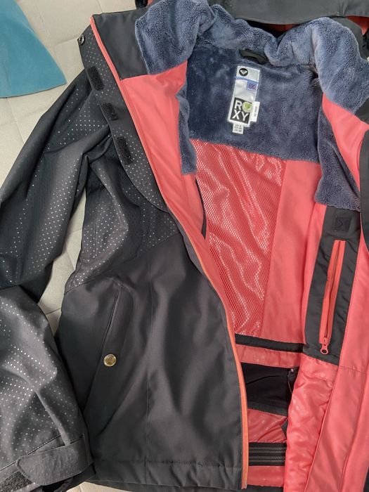Продам горнолыжную куртку Roxy