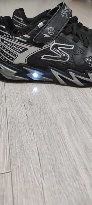 Детские кроссовки SKECHERS  34размер