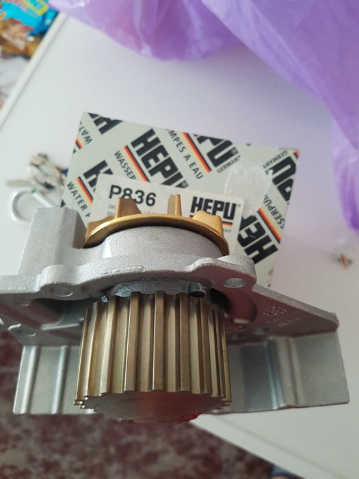 Авточасти,водна помпа