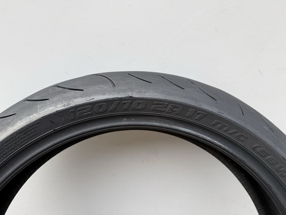 120/70/17 Metzeler m9rr dot 2024