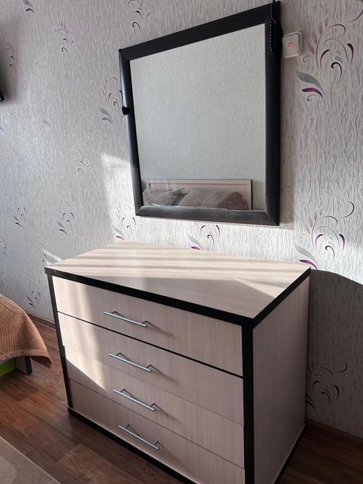 Продам спальный гарнитур