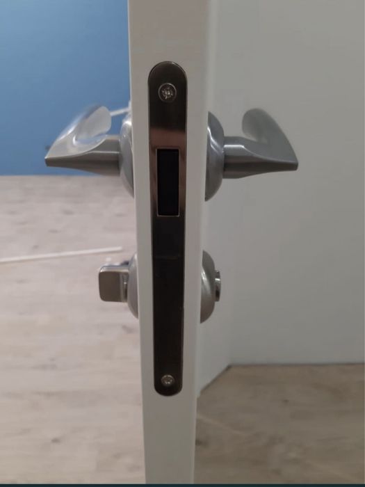 Установка дверей