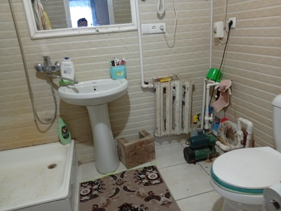 Дом на участке 12 соток.  сад 2сотки.