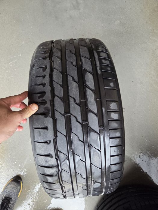 Гуми  Hankook 255/40/19 dot 06/25