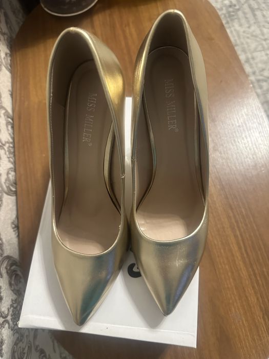 Туфли золотистые вечерние
