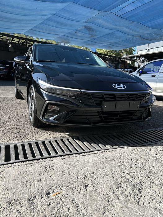 Hyundai. Elantra.  Sotiladi