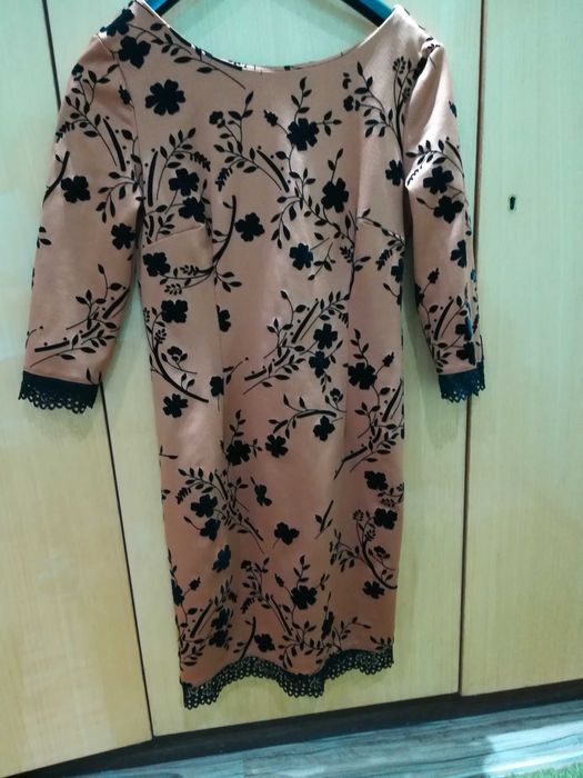 Дамски рокли размер S цена 15 лв за брой