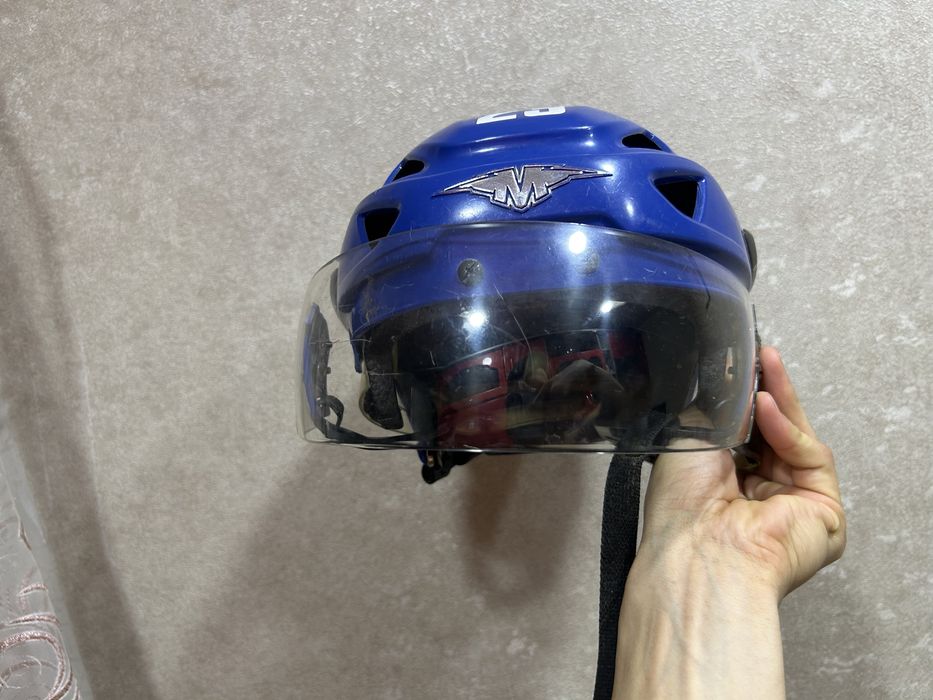 Шлем хоккейный с визором