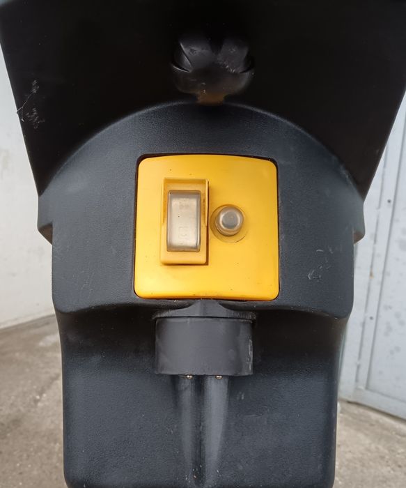 Tocător electric pentru crengi și resturi vegetale