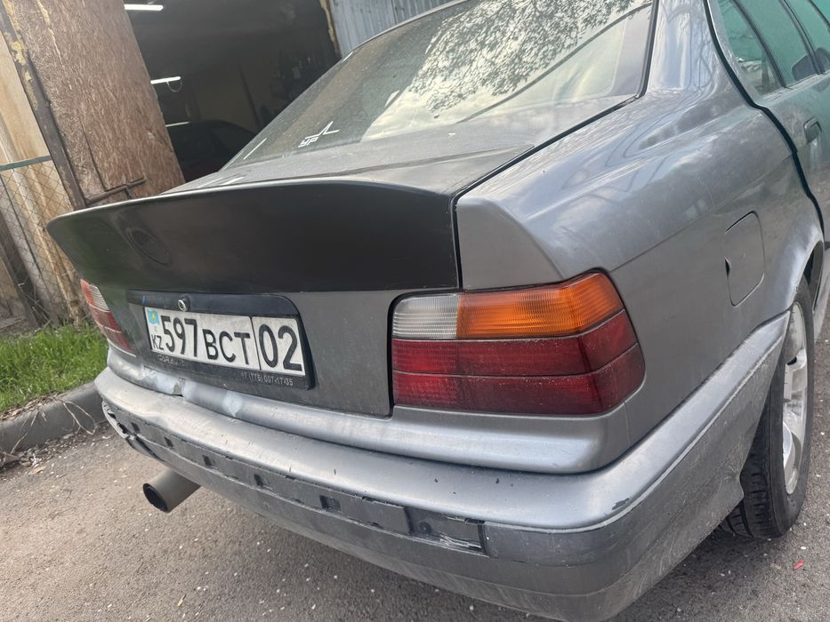 Бмв е 36 спойлер, дактейл..