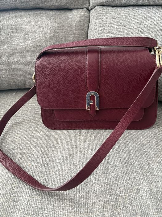 Червена чанта Furla