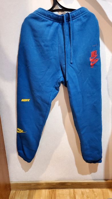 Продаётся спортивный  костюм Nike