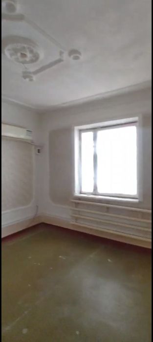 Чирчик ш. Центральный бозор 4х/3/4 100 м²