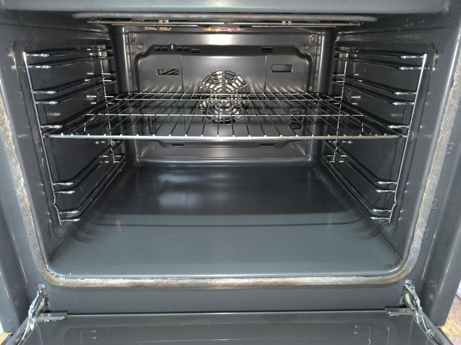 Фурна с котлони Siemens - Пиролиза