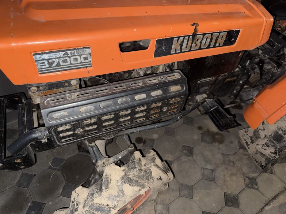 Мини трактор Kubota 7000